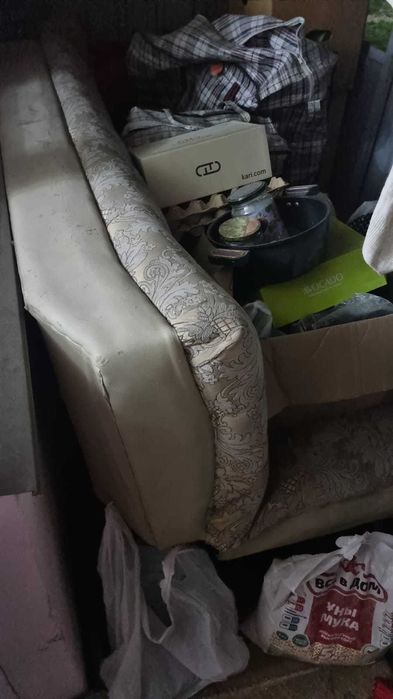 Кровать и диван отдам бесплатно