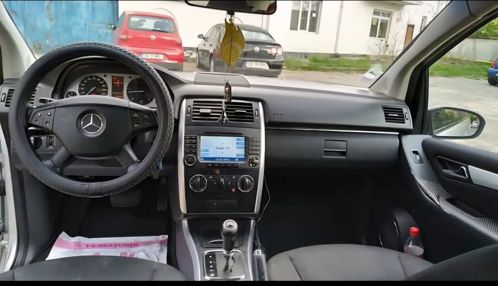 Mercedes B200, 2l diesel, 140cp, automata