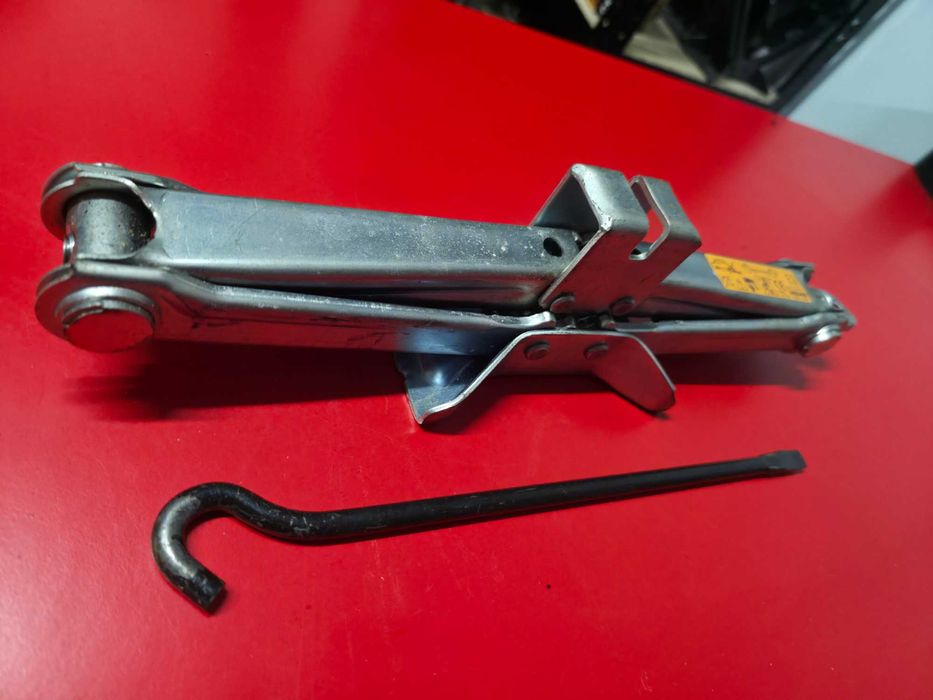 Cric Auto OEM Nissan Juke Qashqai Renault Captur Arkana Dacia Duster