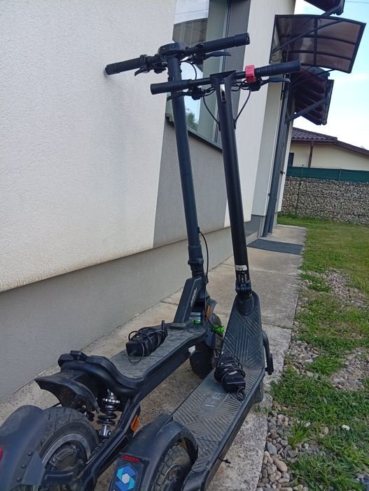 Vând doua trotinete un stare excelenta