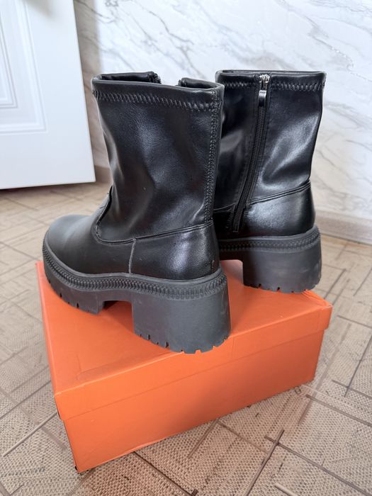Женские ботинки. Размер 39