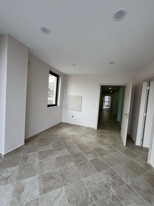 Дава се под наем Офис в Варна, Гранд Мол Варна - 93 кв.м за 1275 € - Снимка #5