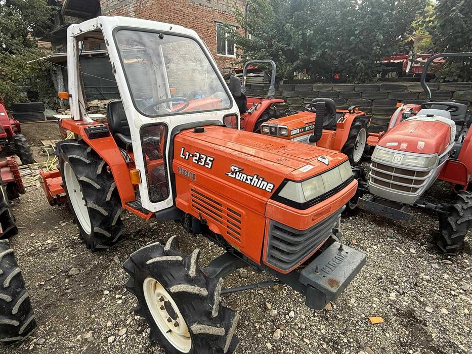 Трактор KUBOTA L1-235 4x4