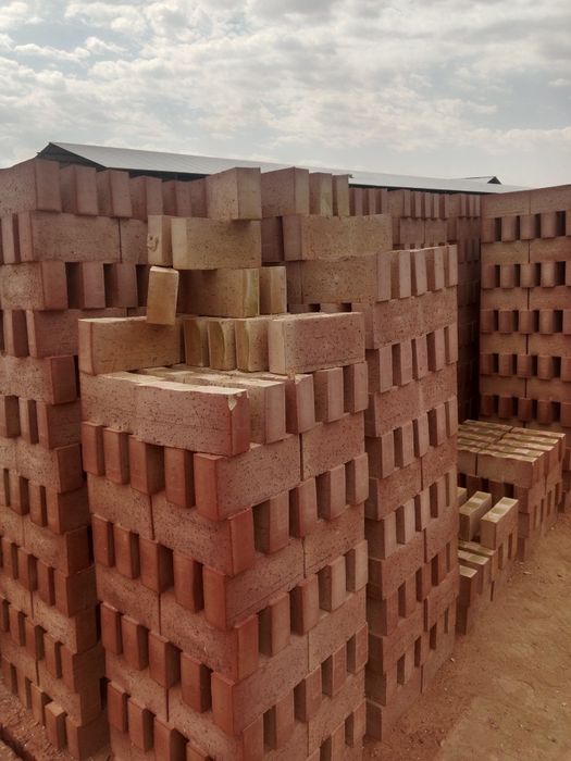 Красный жжёный кирпич