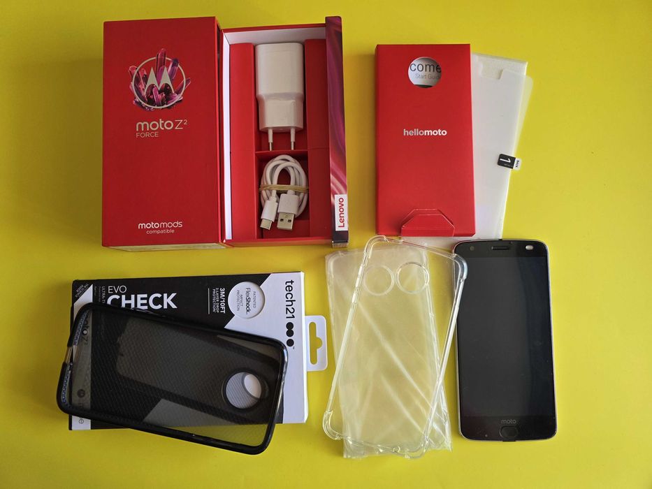 Moto Z2 Force, компактен смартфон c 5.5" екран кой не се чупи , тънък 6 мм, метална задна част
