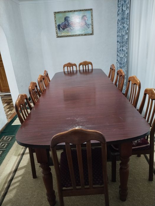 Стол стулья в хорошем состоянии