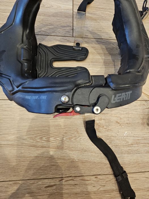 Leatt 4.5 Neck Brace/ Яка за врат