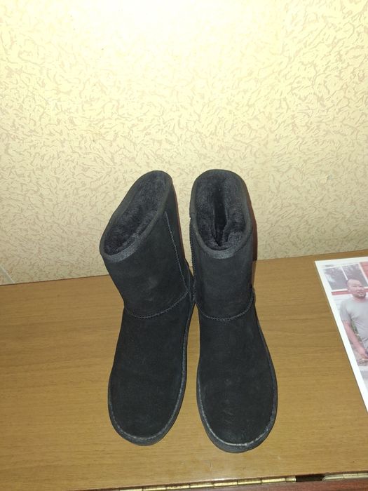 Уги  мех новые размер 40