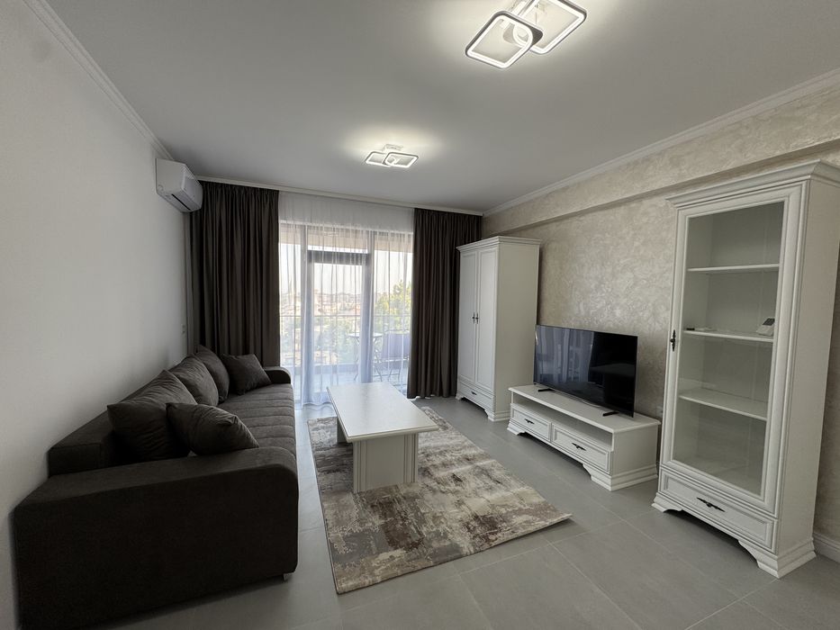Inchiriez apartament!