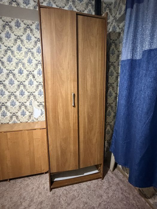 Отдам даром диван, шкаф платяной, стенку