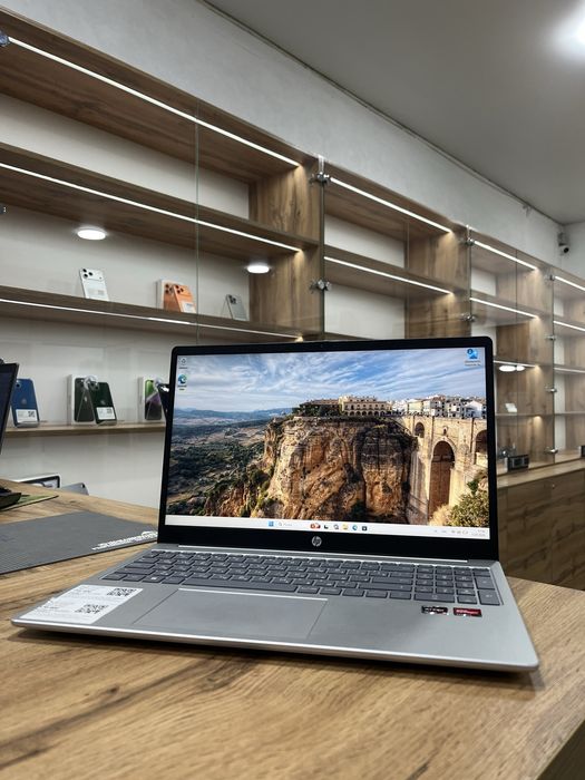 Продам HP Laptop 15
