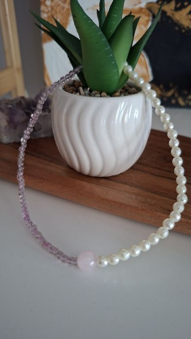 Единствен модел колие тип чокър с розов кварц