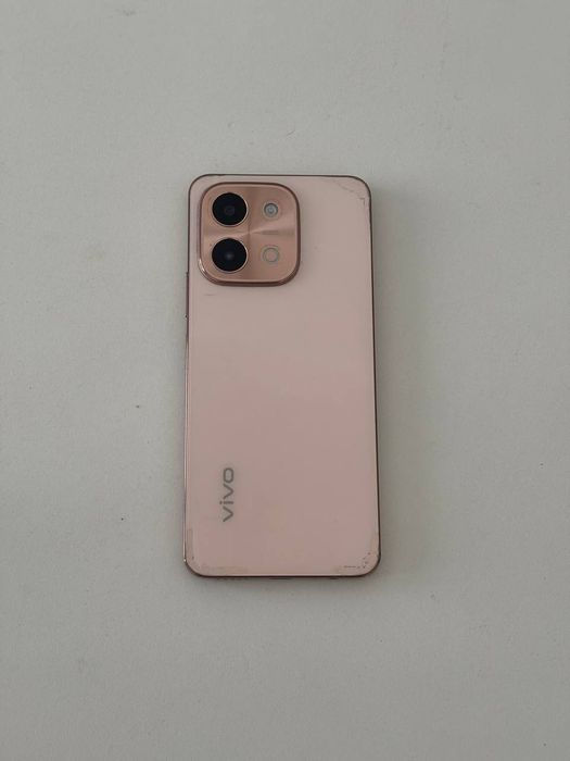 Vivo Y28 телефон