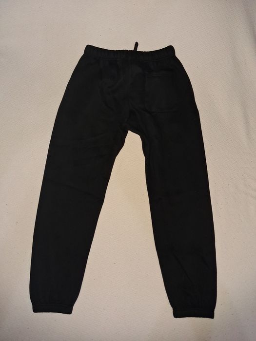 Pantaloni essentials