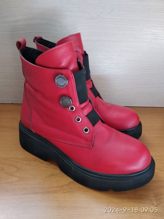 Ботинки натуральная кожа.