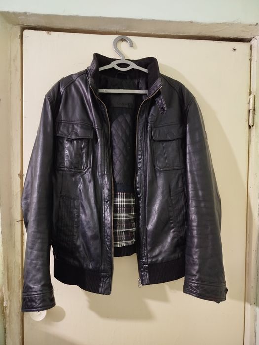 Продам кожаные куртки.