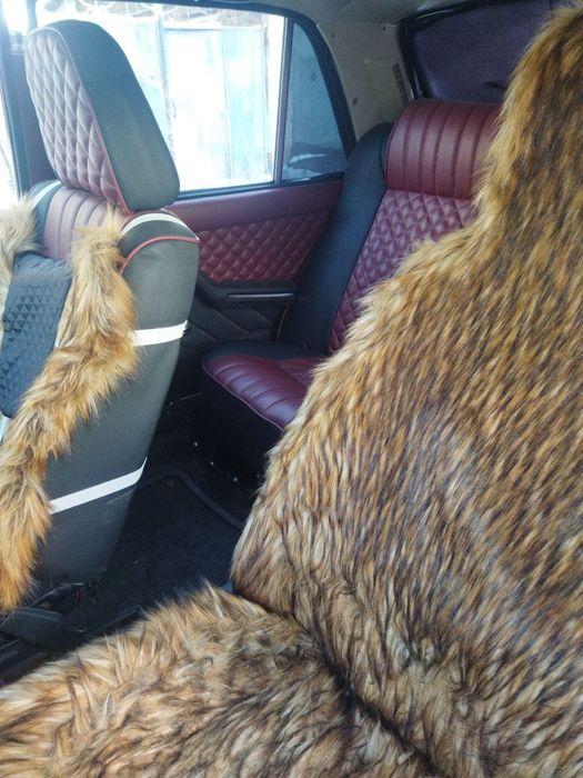 06 mashinasi 1995 sotiladi