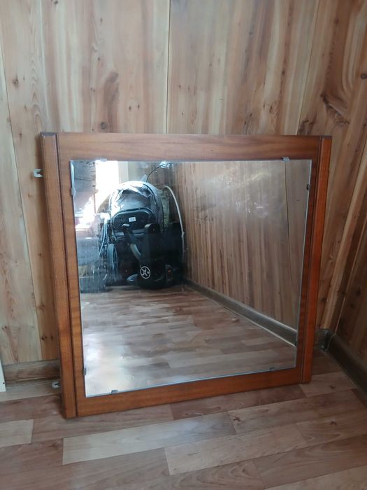 Зеркало подвесное