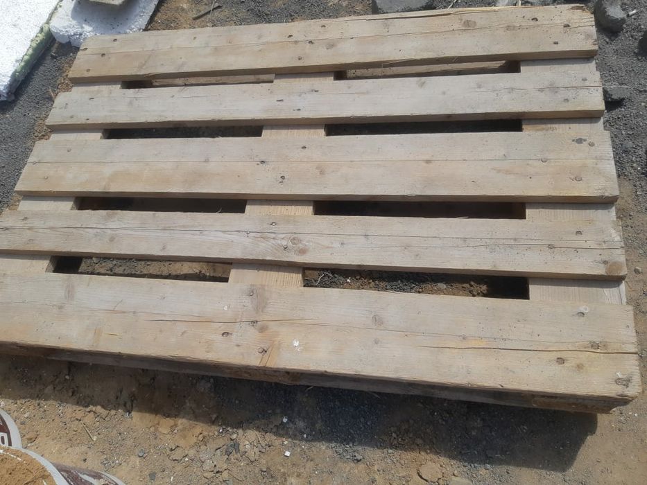 Продаю поддоны в хорошем состоянии