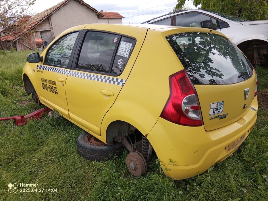 Продавам dacia sandero 1.6 газ бензин на части