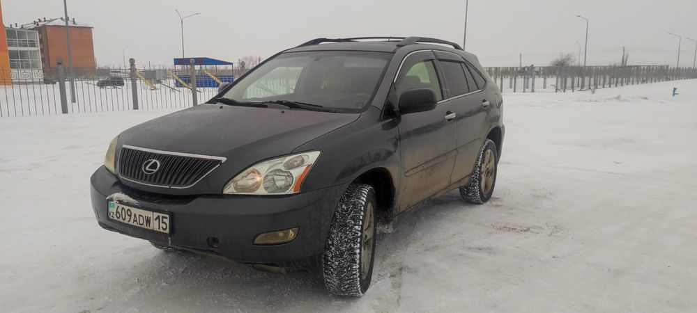 Автомобиль Лексус 330