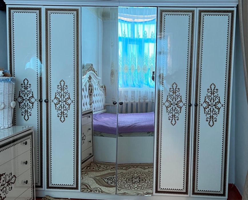 Спальный гарнитур