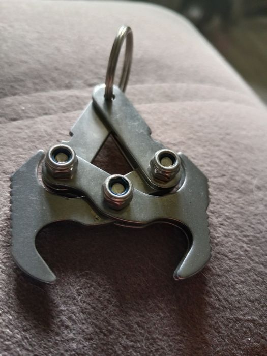 Брелок для поднятия предметов.