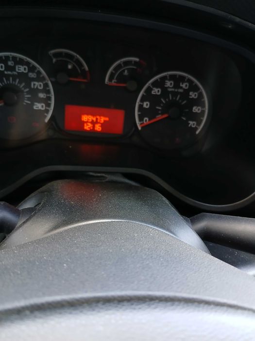 Vând Fiat doblo 1.3 multijet  diesel  2012  masina este foarte bine întreținută atât mecanic cat si estetic