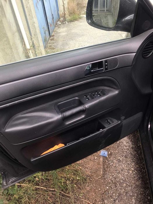 Vand VW Touareg motor 3.0  automatic an 2009