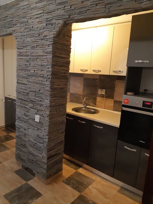 Vând apartament zona centrala decomandat