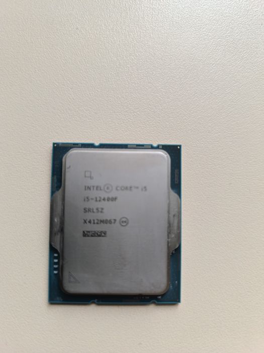 Процессор Intel core i5 12400F, в идеальном состоянии