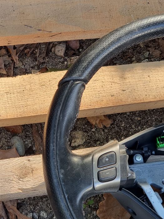 Руль на  Subaru Outback  2008   год .