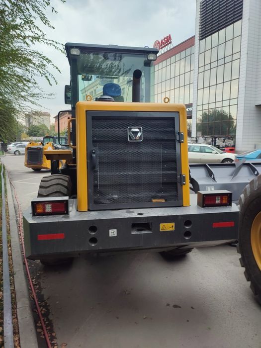 Продам Погрузчик Экскаватор 3в 1