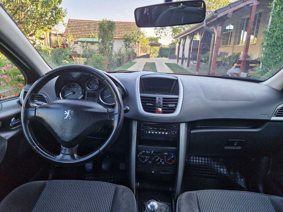 Peugeot 207 1.4 MPI Benzină 75 CP 2007