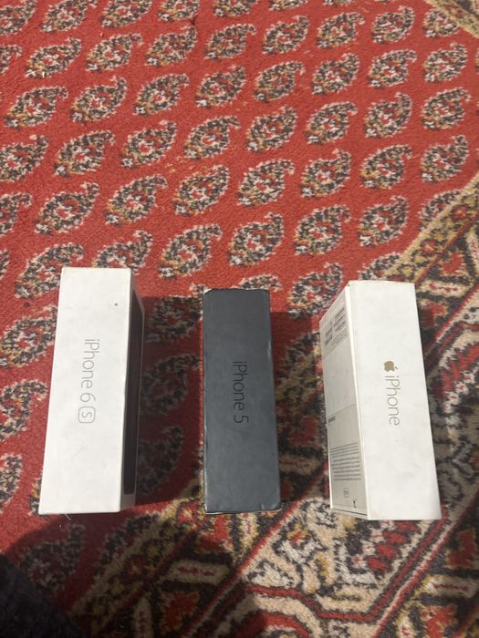 Продам коробки от модильных телефонов