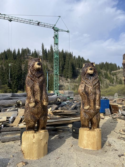 Mese, banci din lemn masiv , sculpturi in lemn