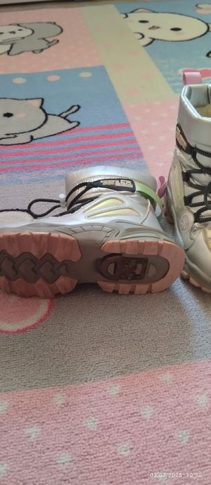 Сапожки на девочку, зимние утеплённые.