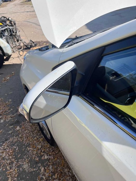 Oglinda stanga / dreapta completa Toyota Auris 2016 combi break - pret per bucata