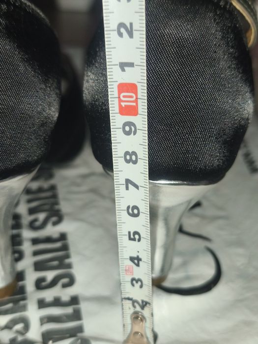 Обувки за латино танци