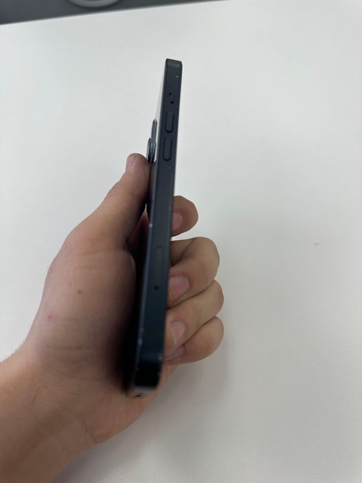 iPhone 13 в хорошем состоянии