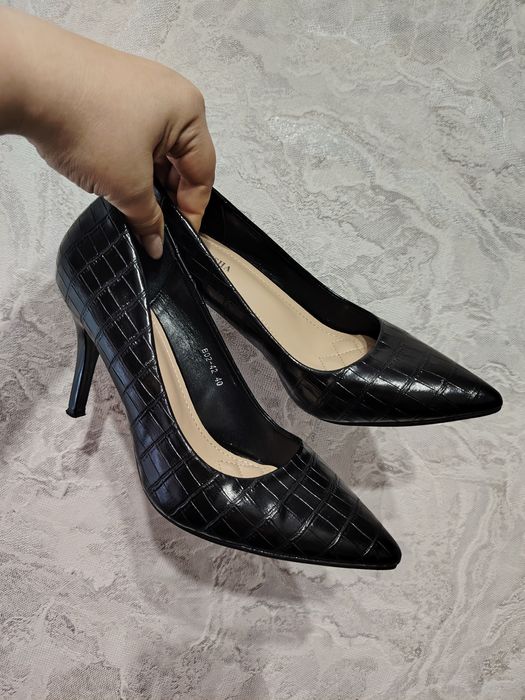 Продам туфли 38-39