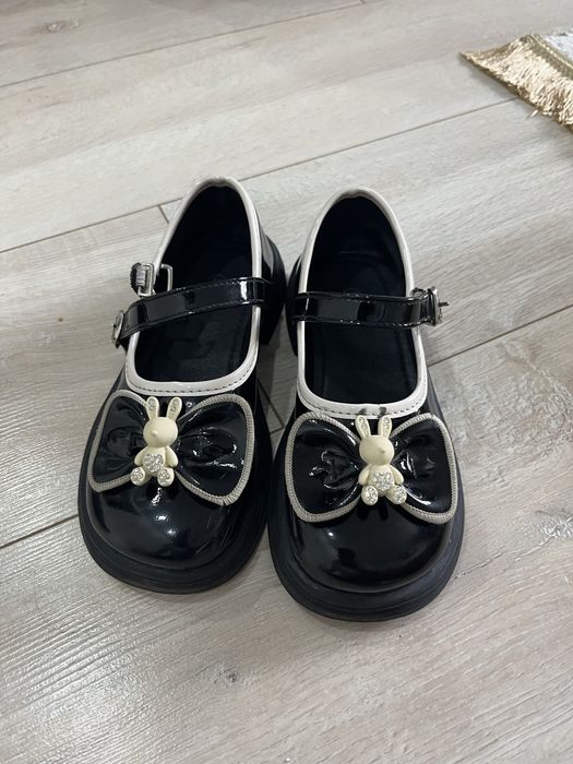 Продам туфли для девочек