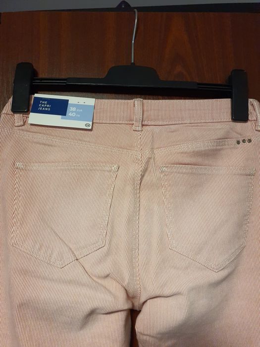 Pantaloni C&A roz 3/4 noi, 38
