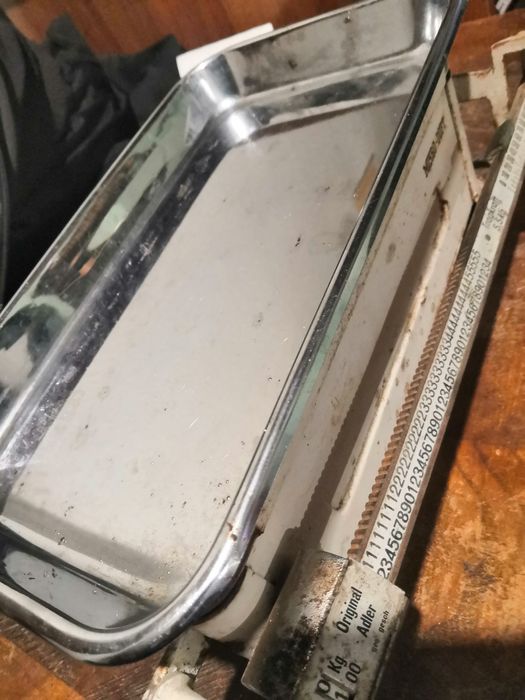 Стара метална везна