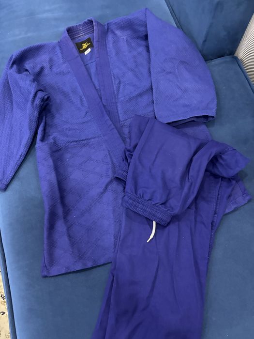 Продам Кимано на рост 160см