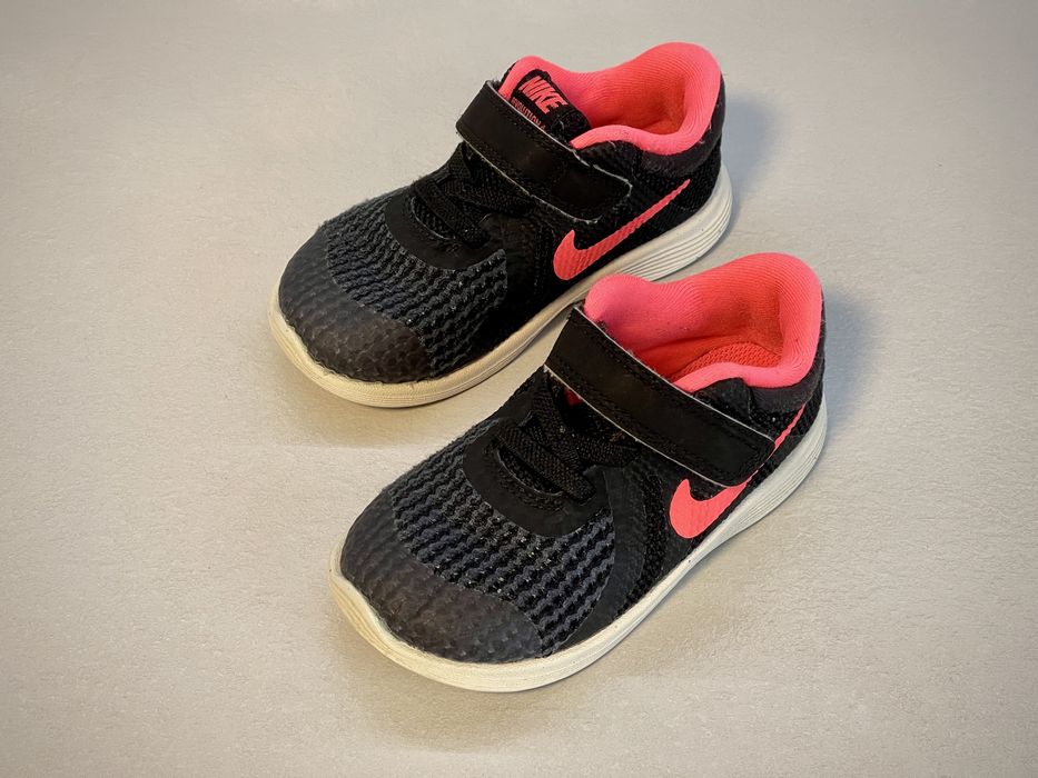Adidasi NIKE, marime 23 !!