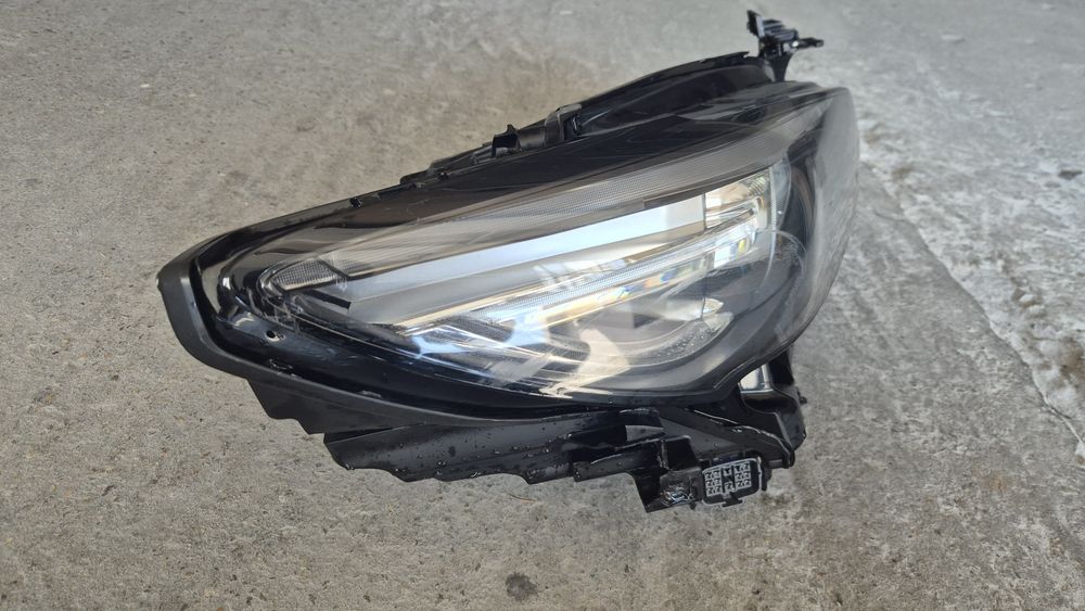 Десен LED фар  за Мазда 6 2023г