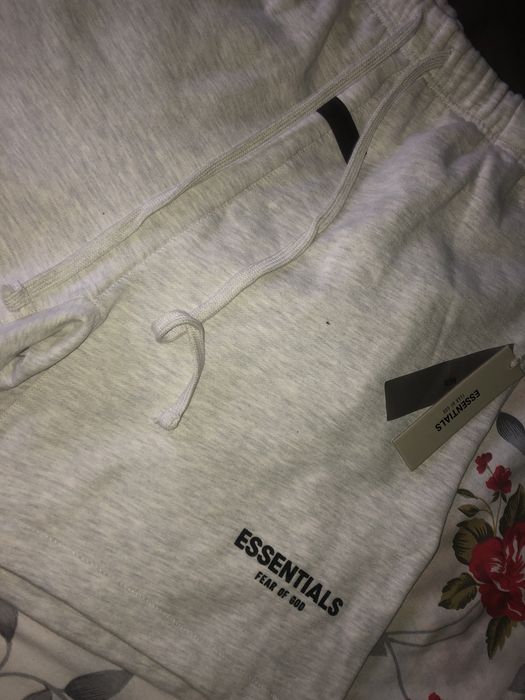 Pantaloni scurti essentials L