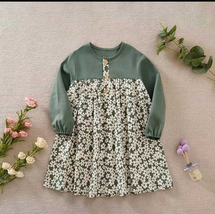 Платье детское 2000тг р-р 90