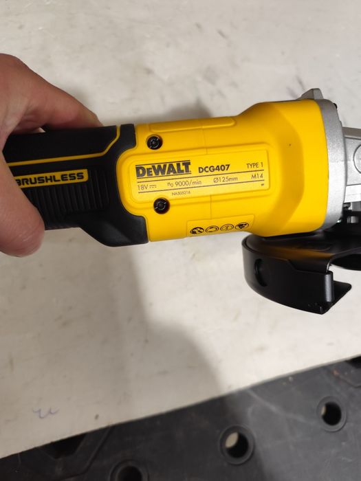Безчетков акумулаторен ъглошлайф DeWALT DCG407 100% оригинален